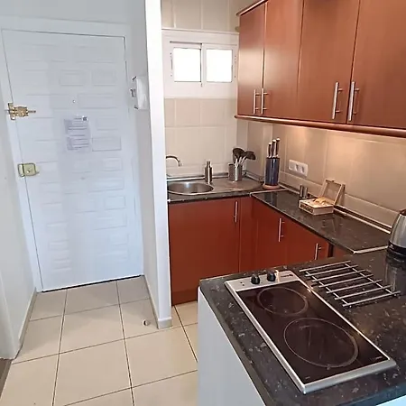 Apartment Jupiter Studio - 500m From The Beach - All Year Swimming Pool - Fast Internet Benalmadena