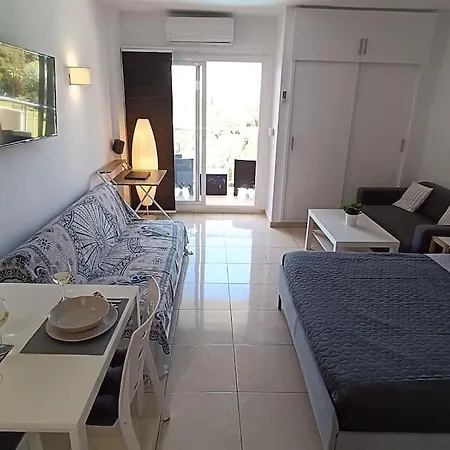 Jupiter Studio - 500m From The Beach - All Year Swimming Pool - Fast Internet